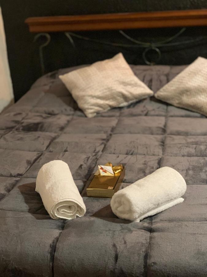 Tres Belle Suite Dans Le Centre Historique Ideale Pour 2 Personnes Orange  Ngoại thất bức ảnh